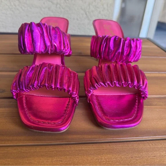 Seychelles Vibrant Pink Ruched Sandals - Picture 5 of 7